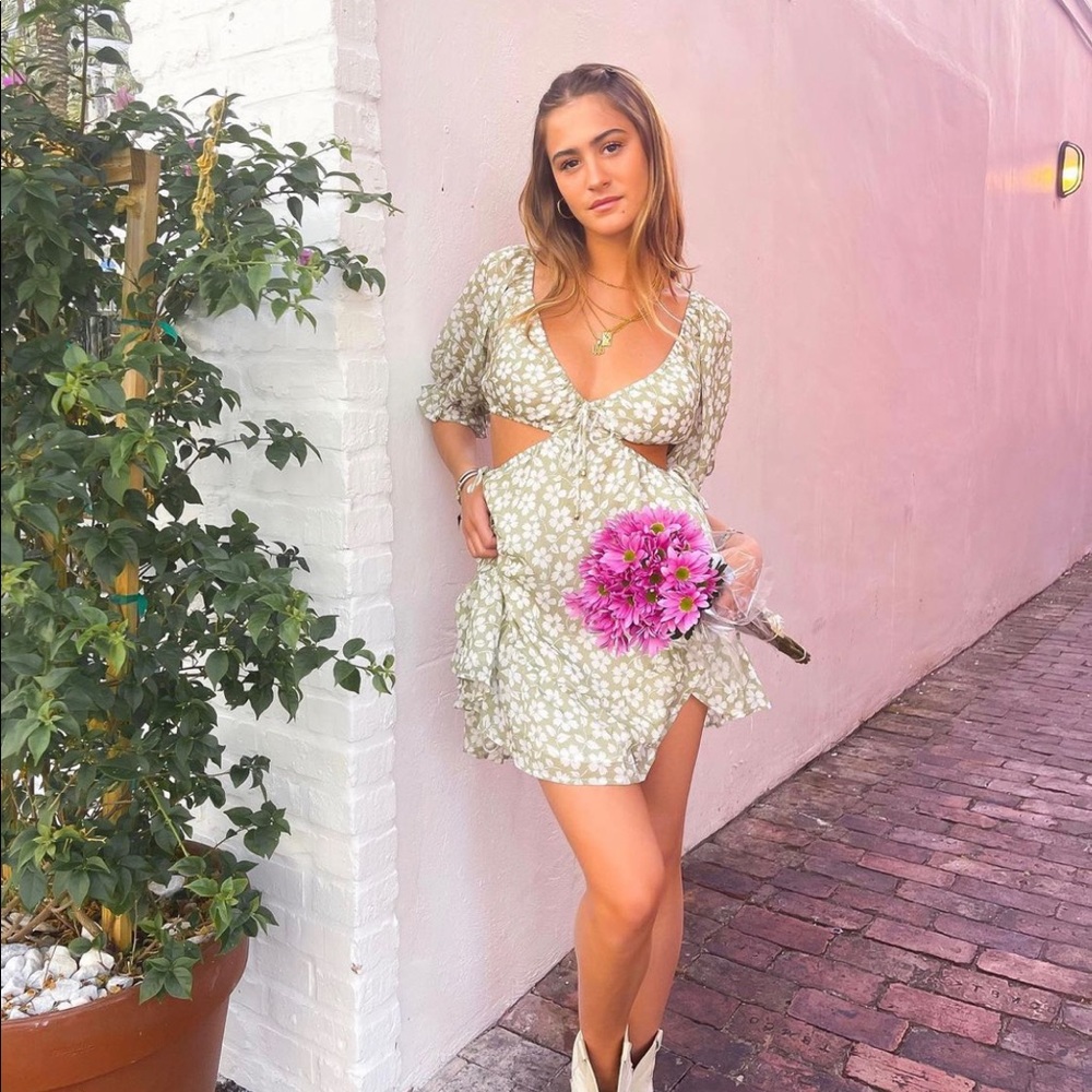 Dress - Picture 2 of 2